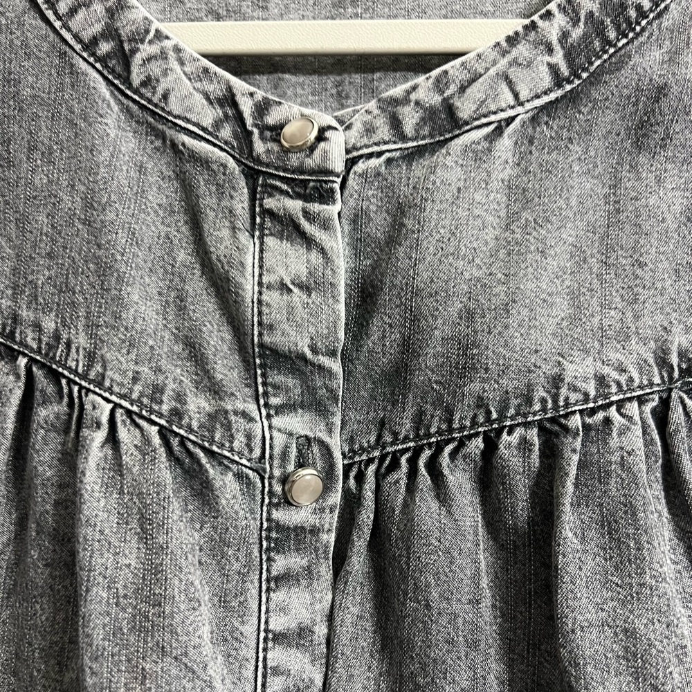 Jane and Delancey Grey Button Up Chambray Top - Picture 3 of 9